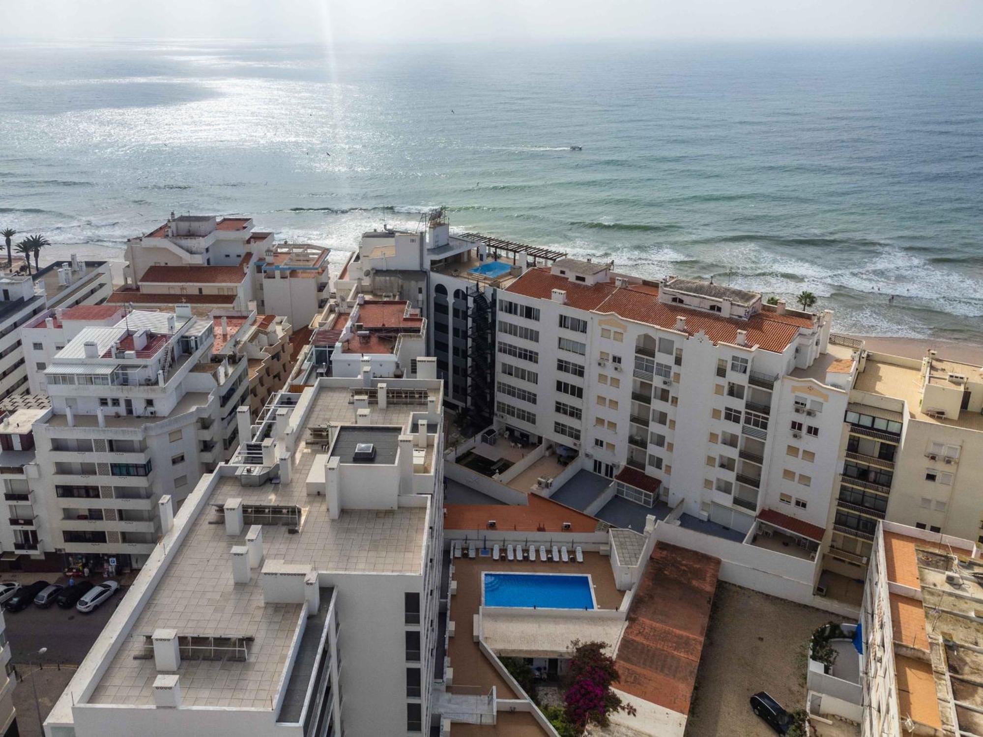 Caravelas 2-Bedroom Apartment With Pool - 50M From The Beach Armação de Pêra Zewnętrze zdjęcie